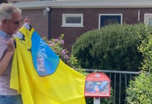 Schoolfeest plaatst twee IE-spotten-borden