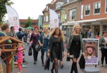 Grootse modeshow en restantenmarkt