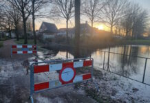 Waterschap plaatst hekken