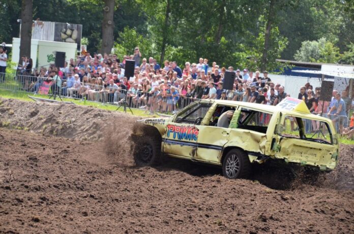 Hengevelde auto Cross