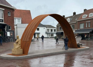 Goor herdenkt 81 jaar na het bombardement en roept op tot een blijvend monument