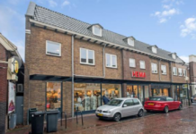 Brand in pizzeria Langestraat Delden: woningen ontruimd, oorzaak nog onbekend