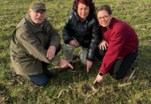 Eerste kievitsei van 2026 gevonden in Markvelde door Jan West