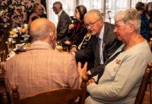 Gemeente Hof van Twente eert gedecoreerden tijdens feestelijke Oranjeborrel