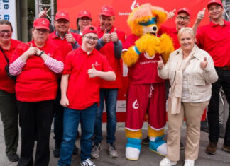 Hof van Twente zwaait sporters uit voor Special Olympics Nationale Spelen