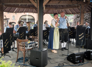 Alpengezelligheid met de Reggestad Muzikanten bij Monte Bello in Markelo