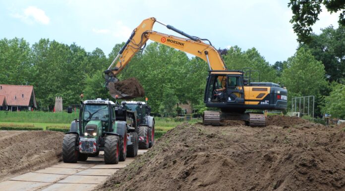 Aanleg kunstgrasveld begonnen