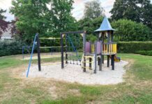 Onderhoud openbare speelplaatsen in de Hof Speeltuin NA 768x576