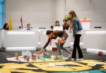 Ervaar de lokale democratie en speel het spel Democracity in het gemeentehuis 230522Democracity388 990x660