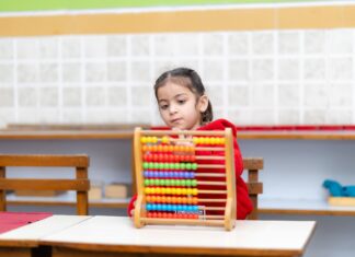 Gemeente Hof van Twente helpt gezinnen met schoolkosten Pexels bipspatiala