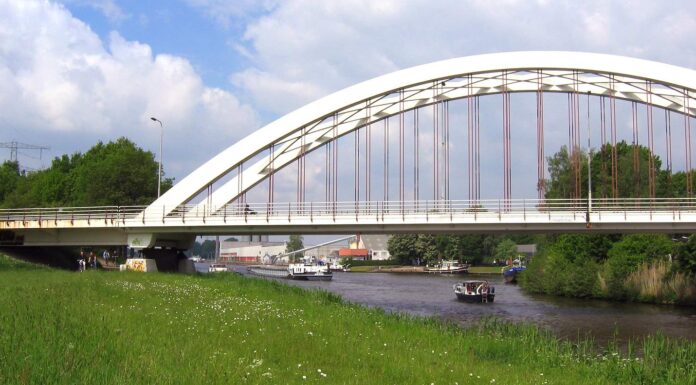 Twentekanaal en haven goor