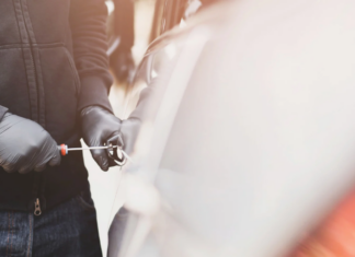 Diefstal uit auto’s in Hof van Twente met 1 meldingen toegenomen ten opzichte van vorig jaar Diefstal uit auto’s in Rotterdam met bijna 30% gestegen; landelijk cijfer blijft stabiel