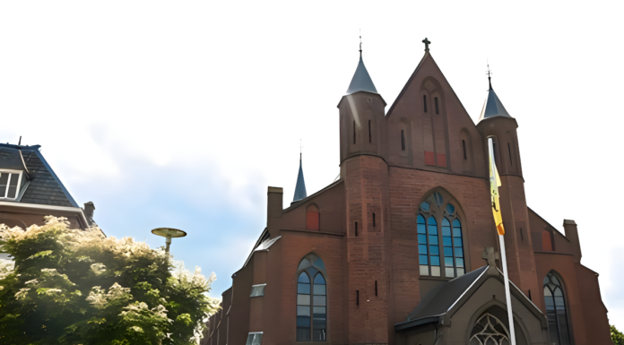 PetrusPaulusKerkGoor upscayl
