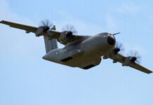 Defensie houdt grootschalige militaire oefeningen in de regio Twente Militair transport vliegtuig