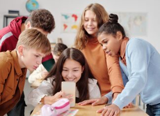 Ouders in Delden bundelen krachten: IKC Erve Hooyerinck smartphonevrije school Kinderen school smartphone