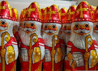 Doors Wide Open kiest voor nieuwe opzet Sinterklaasactie in Hof van Twente Sinterklaasfiguur chocolade